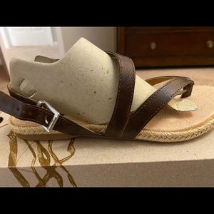 NIB b.o.c brown sandles